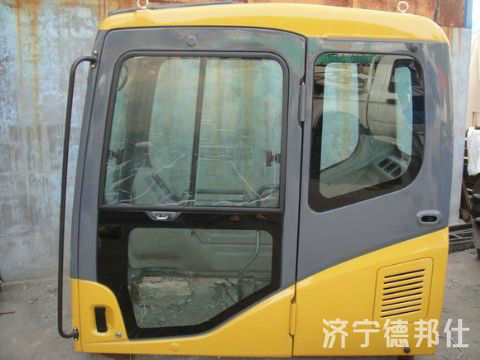 点击查看详细信息<br>标题：PC200-7 OEM驾驶室 阅读次数：934