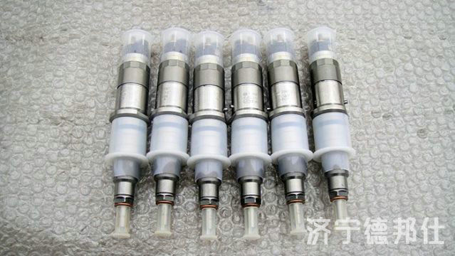 点击查看详细信息<br>标题：PC200-8喷油器 阅读次数：1076